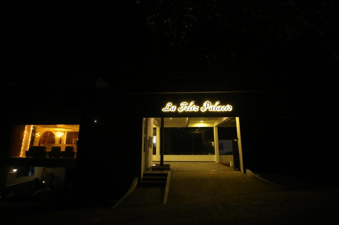 La Feliz Palacio Yercaud Exterior photo